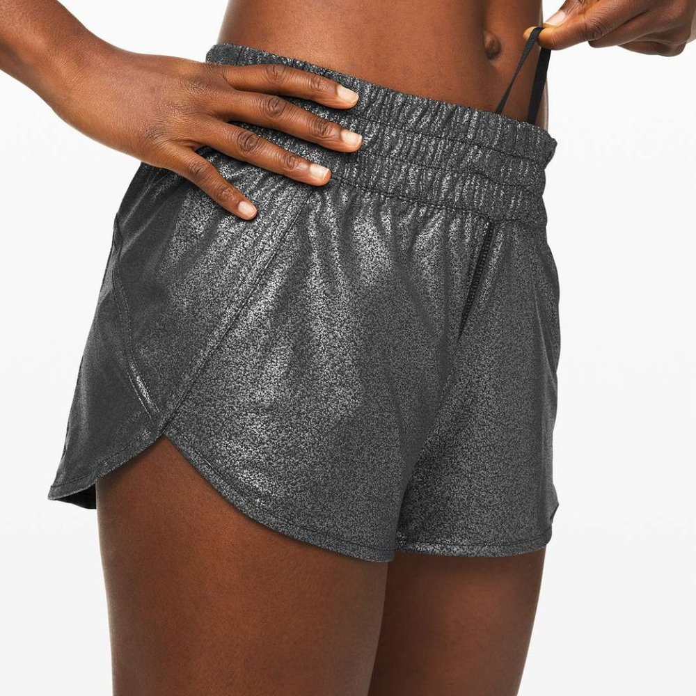 Lululemon Tracker Short V *4" Foil Print Black Silver size 6